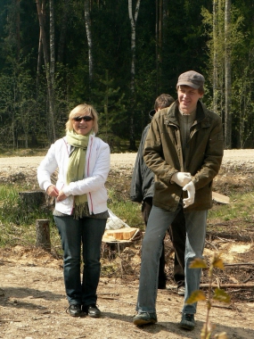 Fonda priekšsēdētāja Sarma Freiberga un fonda valdes loceklis Jānis Ozoliņš