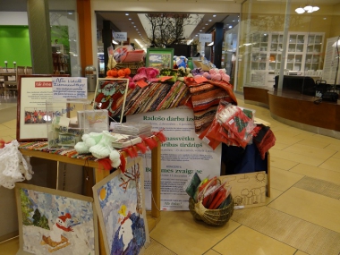 Ziemassvētku labdarības tirdziņš