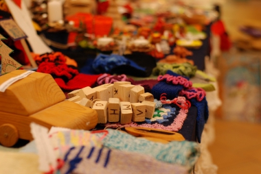 Ziemassvētku labdarības tirdziņš. Autors Kristaps Runcis