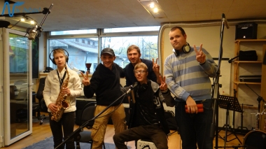 Jubilejas audiodiska Nāc līdzās Ziemassvētkos ierakstīšana studijā JUMP