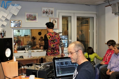 Jubilejas audiodiska Nāc līdzās Ziemassvētkos ierakstīšana studijā JUMP