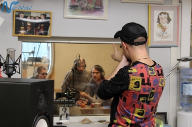 Jubilejas audiodiska Nāc līdzās Ziemassvētkos ierakstīšana studijā JUMP