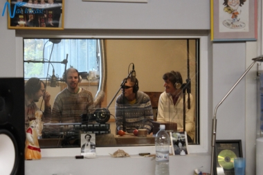 Jubilejas audiodiska Nāc līdzās Ziemassvētkos ierakstīšana studijā JUMP