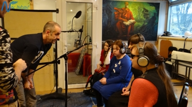 Jubilejas audiodiska Nāc līdzās Ziemassvētkos ierakstīšana studijā JUMP