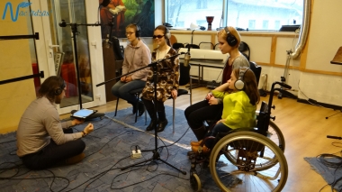 Jubilejas audiodiska Nāc līdzās Ziemassvētkos ierakstīšana studijā JUMP