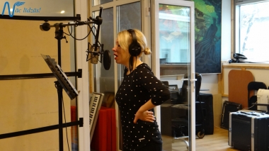 Jubilejas audiodiska Nāc līdzās Ziemassvētkos ierakstīšana studijā JUMP