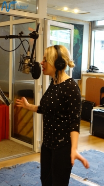 Jubilejas audiodiska Nāc līdzās Ziemassvētkos ierakstīšana studijā JUMP
