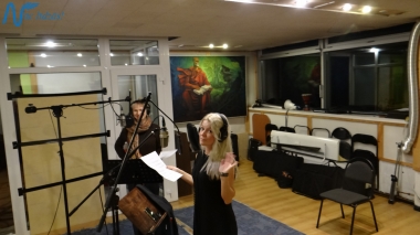 Jubilejas audiodiska Nāc līdzās Ziemassvētkos ierakstīšana studijā JUMP