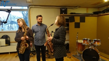 Jubilejas audiodiska Nāc līdzās Ziemassvētkos ierakstīšana studijā JUMP