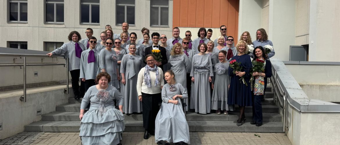 Nāc līdzās! korim izcils sniegums skatē